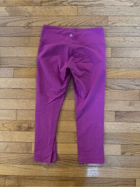 lululemon athletica Women's Pink/Purple Active Cropped Leggings
